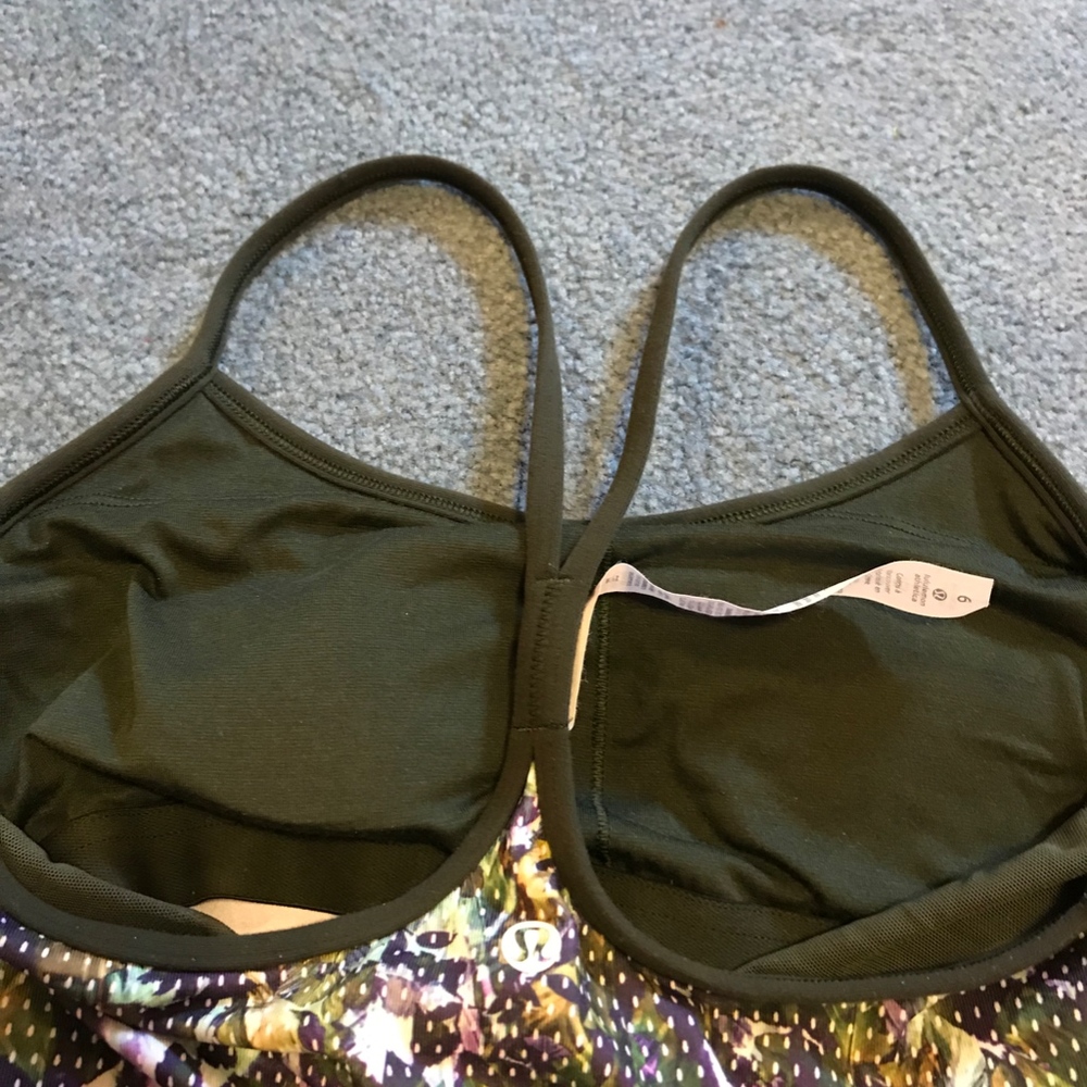 Lululemon Athletic Tanktop and sports bra built in - Picture 4 of 7
